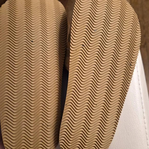 Adidas Tan Slides with Gold Logo - Picture 7 of 8